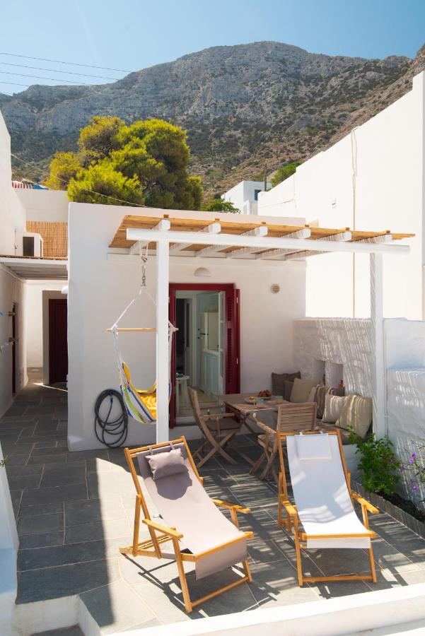 Stunning Sunset House on Kamares Bay with Playground - Bed and Breakfast Kamares