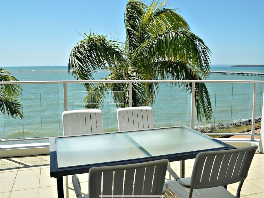 B&B Urangan - 180˚ Water View Apartment - Simply Stunning - Bed and Breakfast Urangan