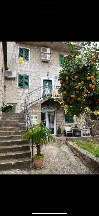 Old stone house in historical area - B&B