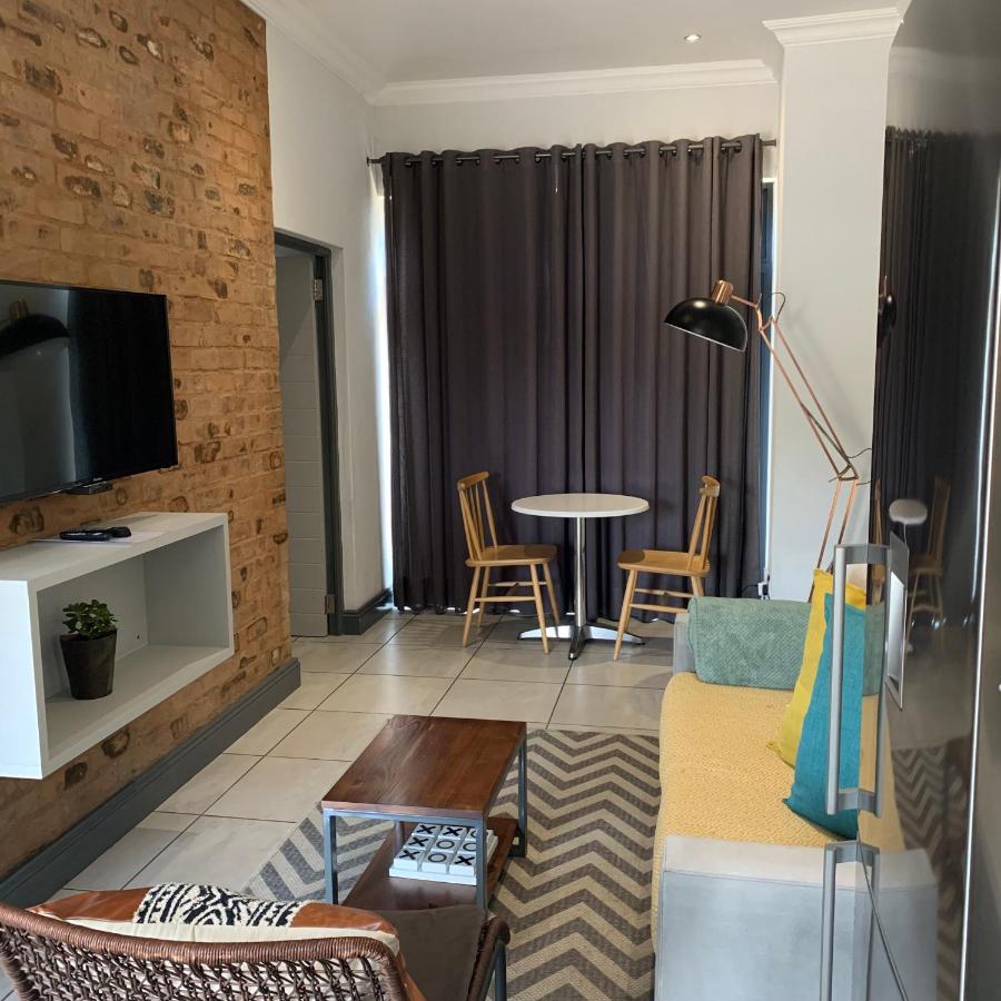 B&B Pretoria - CALDESMO Private Apartment - Bed and Breakfast Pretoria