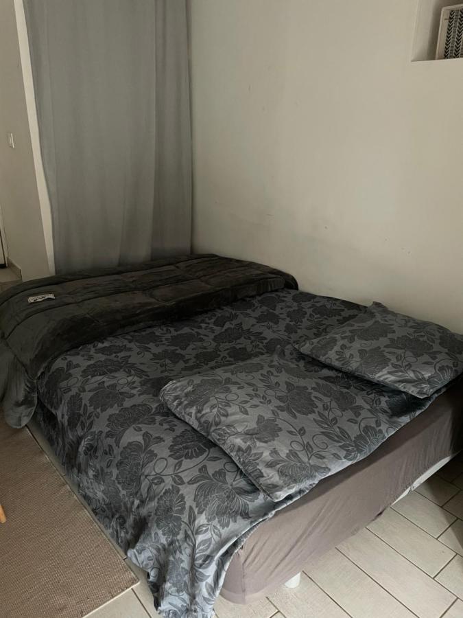 Petit studio aux portes du beaujolais - Bed and Breakfast