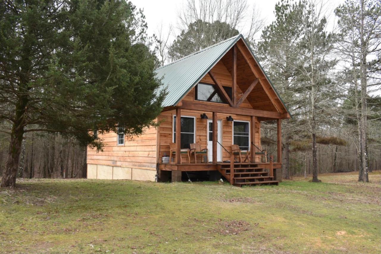 Luxury Cabin with Fishing Pond-Hot Springs - Chambres d’hôtes