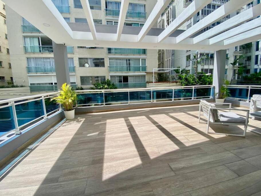 Stylish 1br Apt in Piantini/Serralles, Santo Dgo - Ferienwohnung