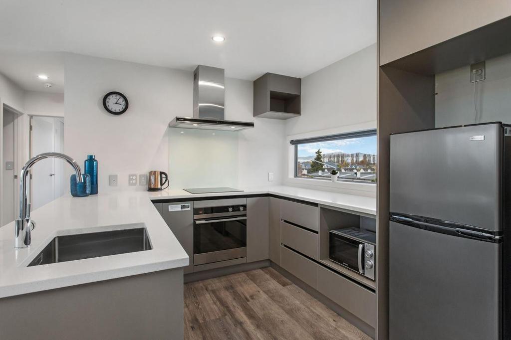 Walking Distance CBD 2 Bdrms Secure Park - B&B Christchurch