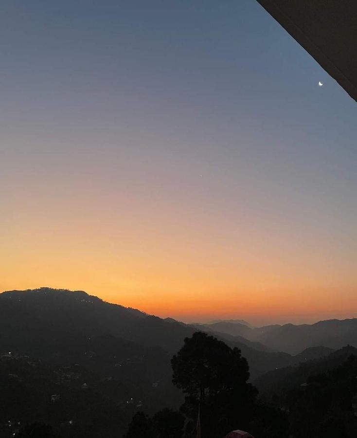 B&B Kasauli - Sun Rise View at Twin Oaks' - Bed and Breakfast Kasauli