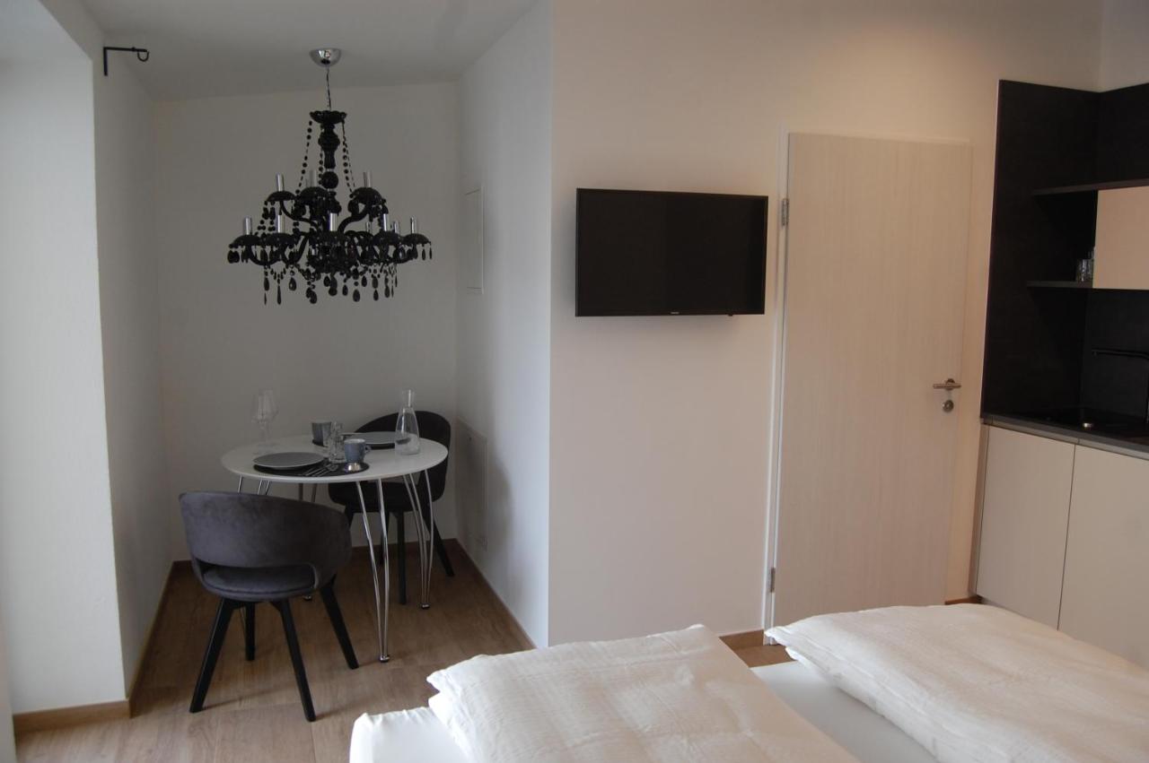 Deluxe Studio