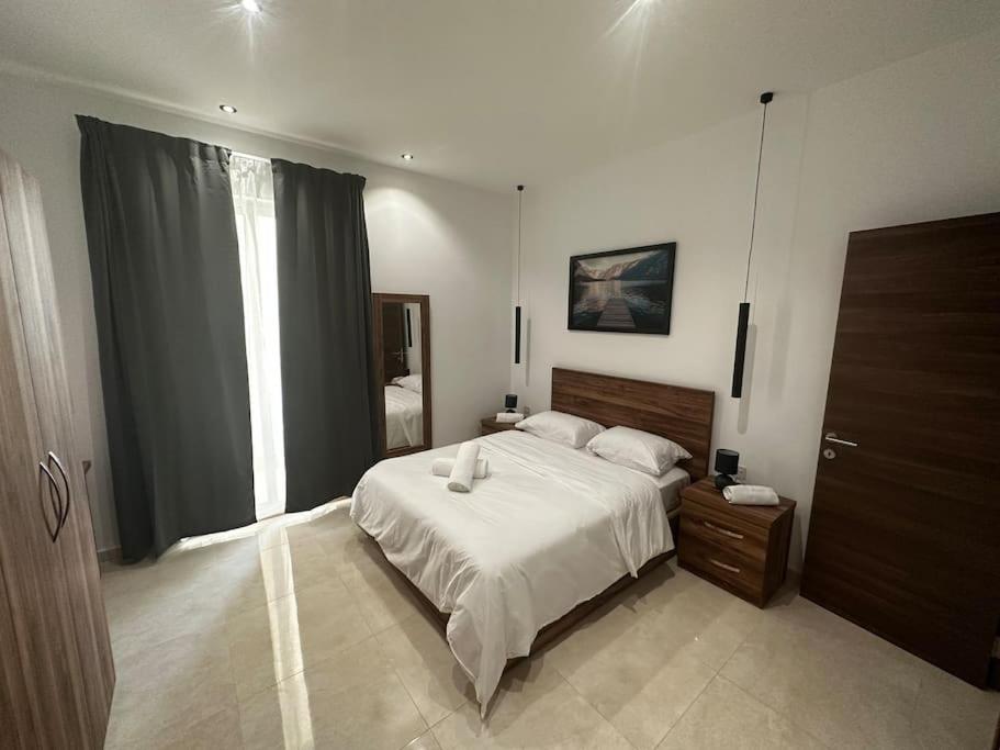 Modern 1 Bedroom Apartment in Gzira - Ferienwohnung Il-Gżira