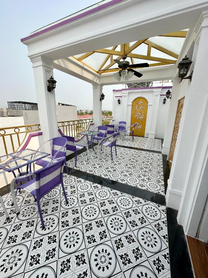Family Room with Terrace