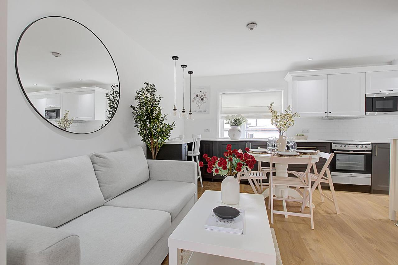 Quality Apartments Close to Tube - B&B