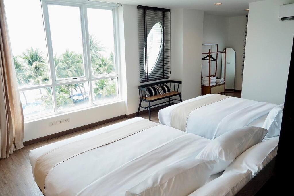 B&B Ban Bang Saen - Beachfront 70 sqm Premier Sea View Family Room - Bed and Breakfast Ban Bang Saen
