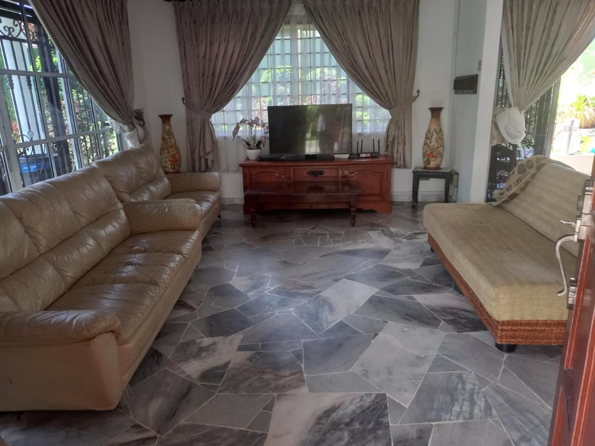 2 Bedrooms Villa With Private pool at port dickson - B&B