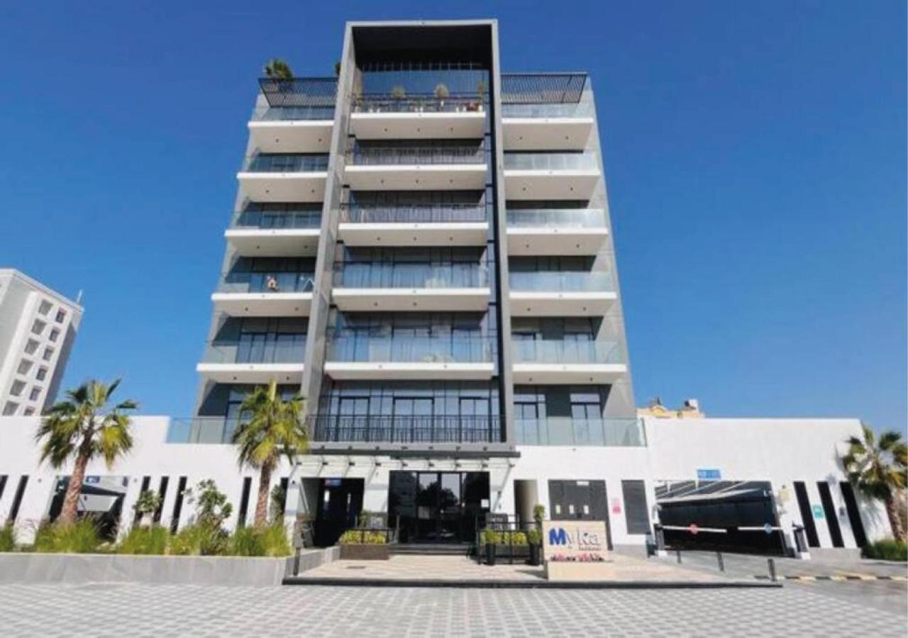 Breezy Dubai Evenings Chic Studio in MYKA, IMPZ - B&B