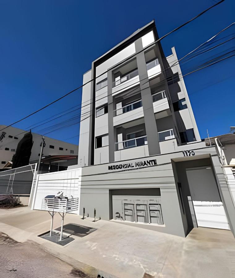 M203- Apartamento c/ Suíte Completo Patos de Minas - Bed and Breakfast