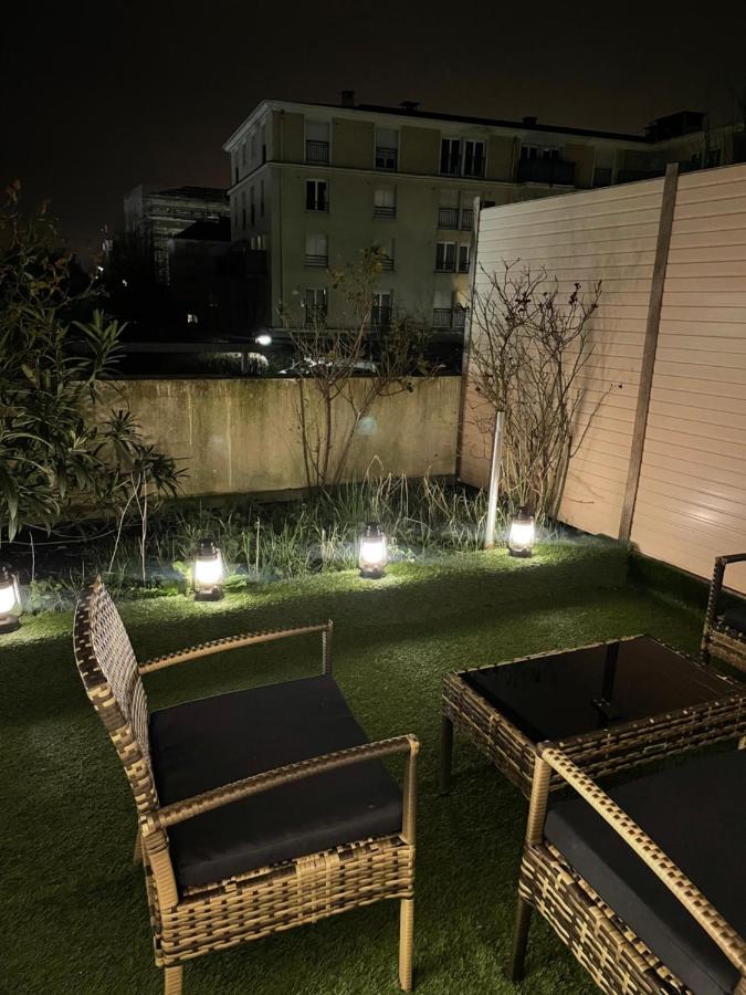 BY NEPTUNE - Appartement Disney Paris - 1 min RER - Chambres d’hôtes Chessy