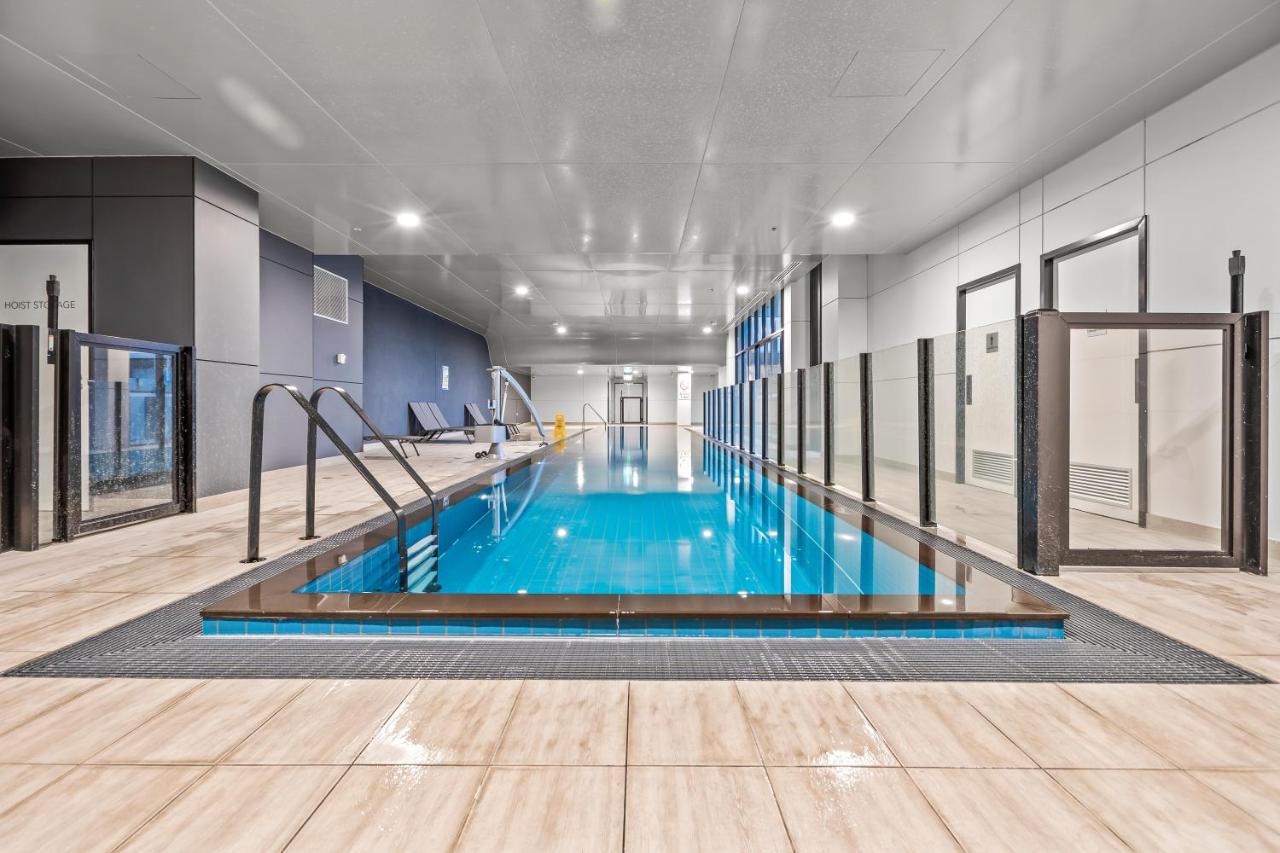 StayAU Modern 2BR Townhouse w/ pool - Ferienwohnung Oakleigh
