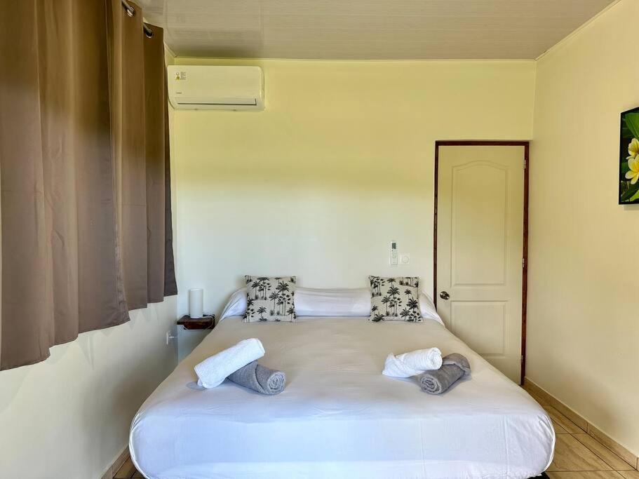 TVH LODGE MOOREA - FARE MAHA 4 - accès mer et jardin - B&B Maatea