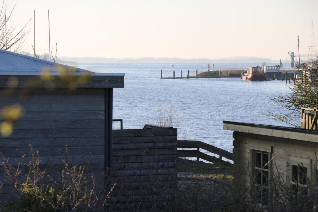 'Lauwers Loft' Holiday home 4 pers with lake view in front of the Lauwersmeer - Ferienwohnung Anjum