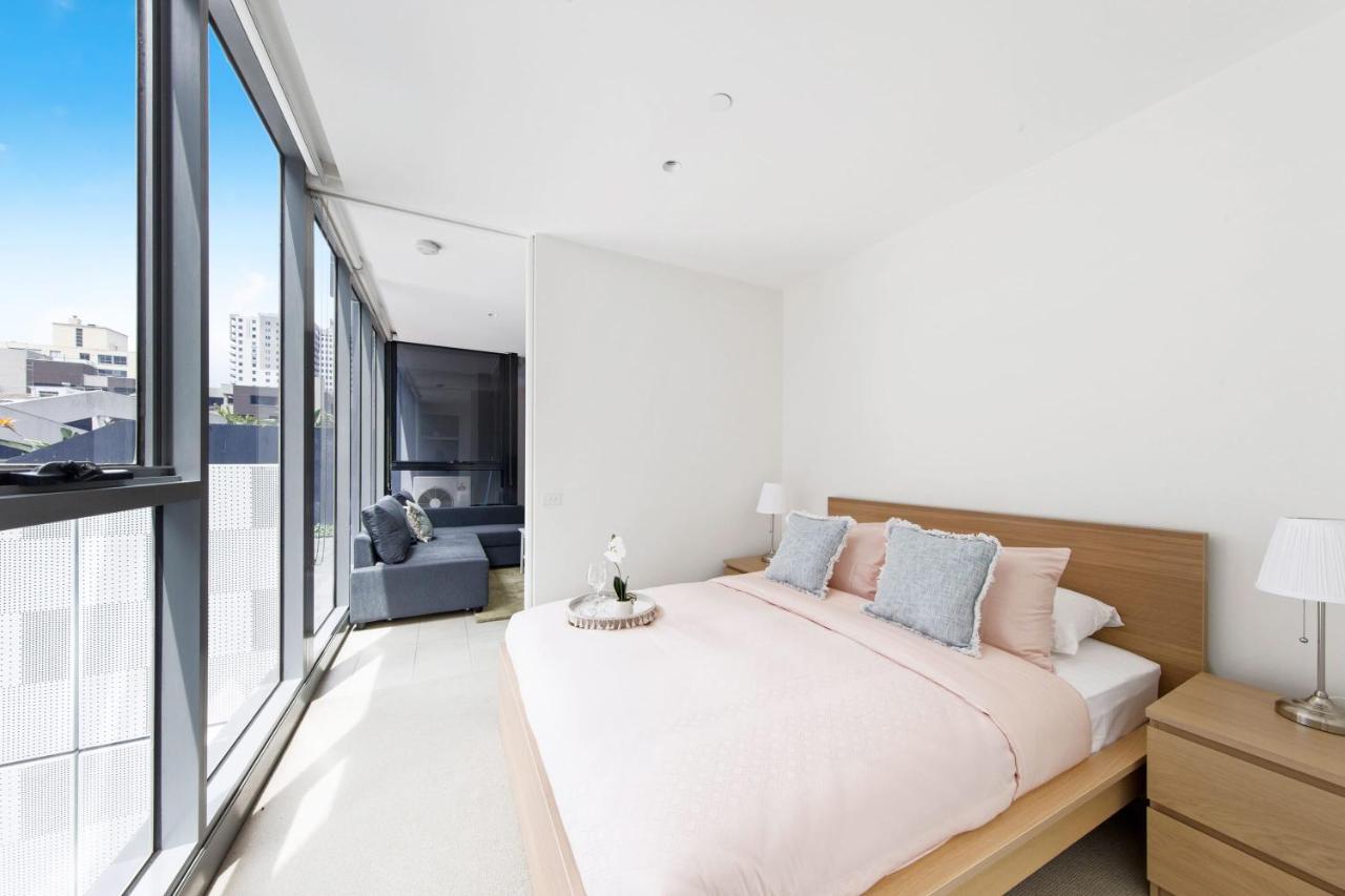 A Chic Apt with a Large Balcony Next to Grand Prix - B&B