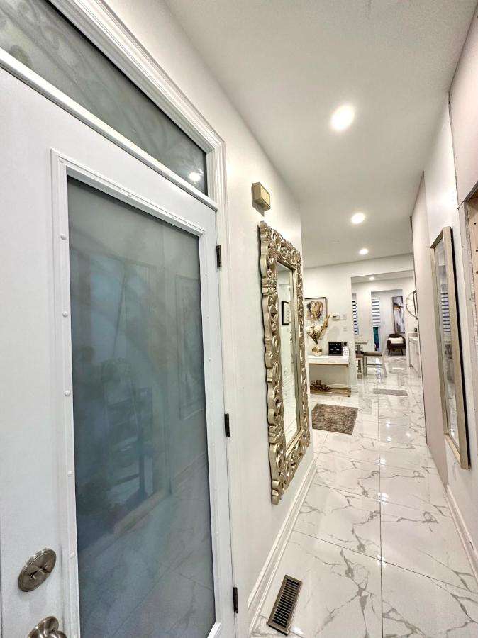 Luxury Home in Toronto (Mississauga) - B&B