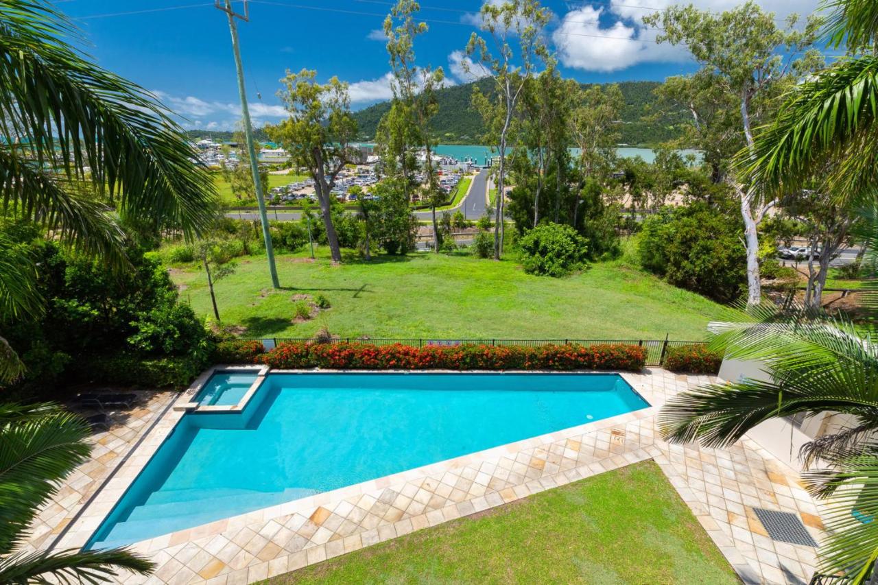 B&B Airlie Beach - Le Jarden Vu Du Port - Bed and Breakfast Airlie Beach