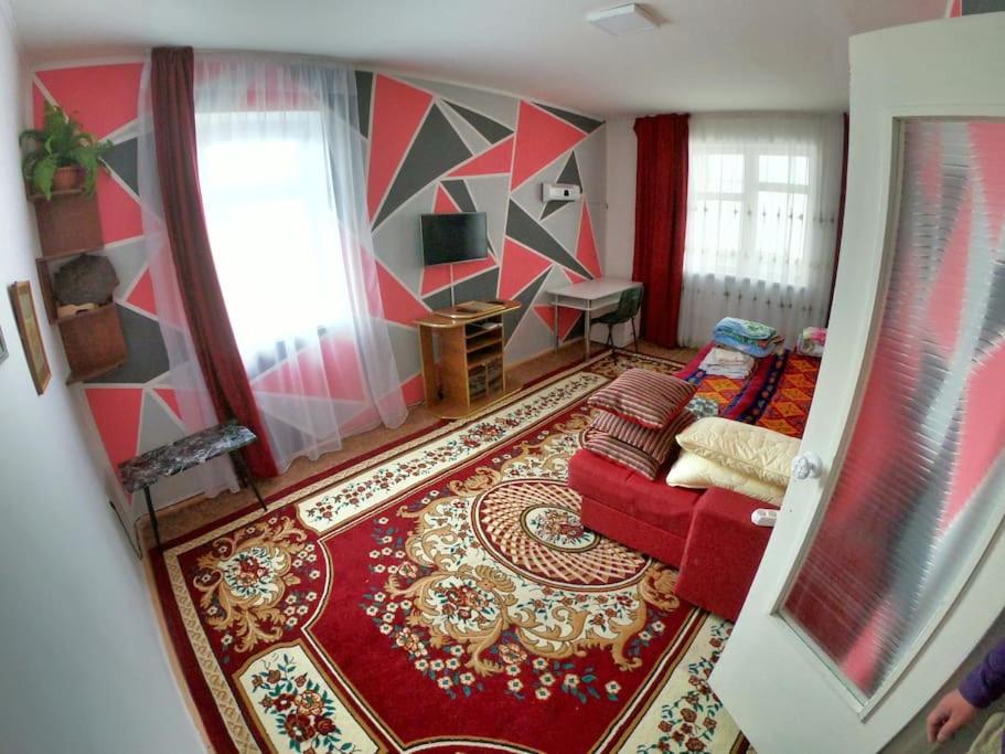Уютная квартира, тихий район,красивый вид из окон - Bed and Breakfast