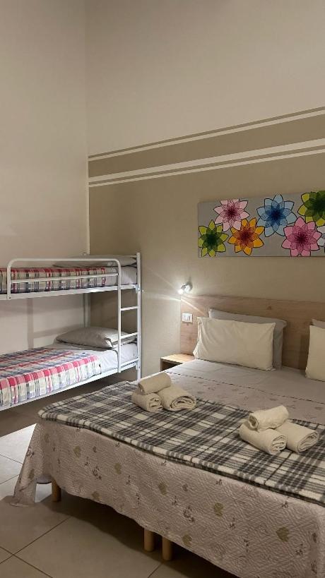 Familienzimmer (2 Erwachsene + 2 Kinder)