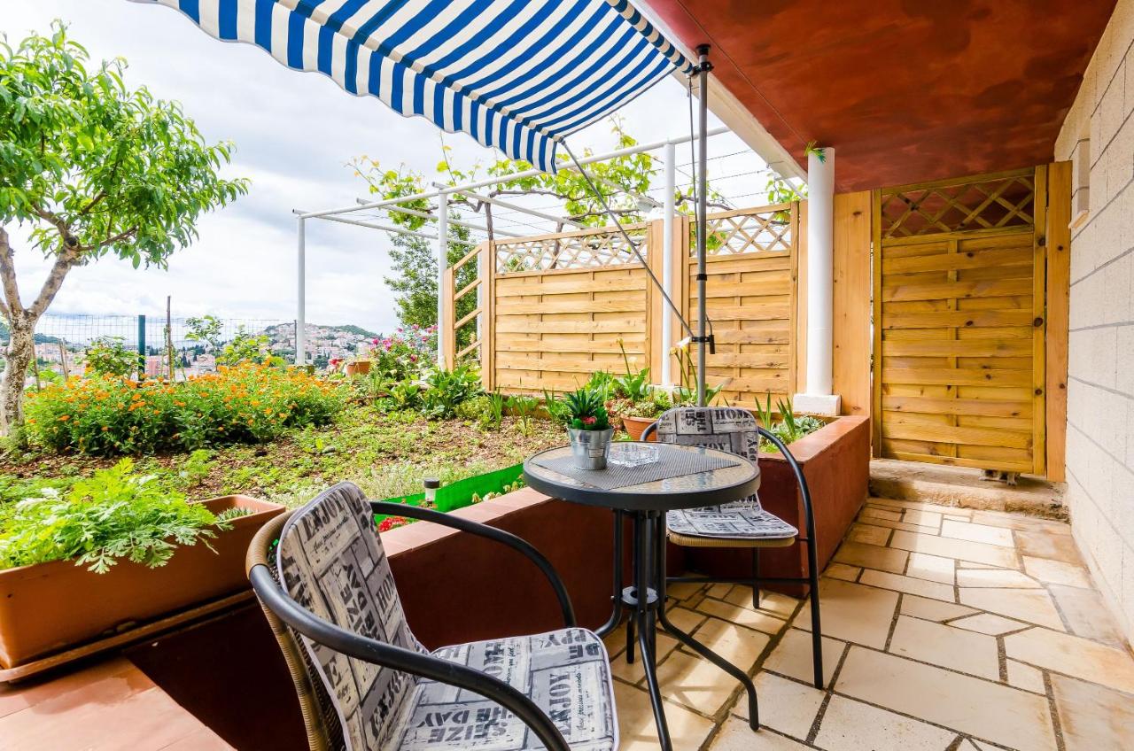 Chambre Meublée Simplement - Terrasse et Vue sur Mer