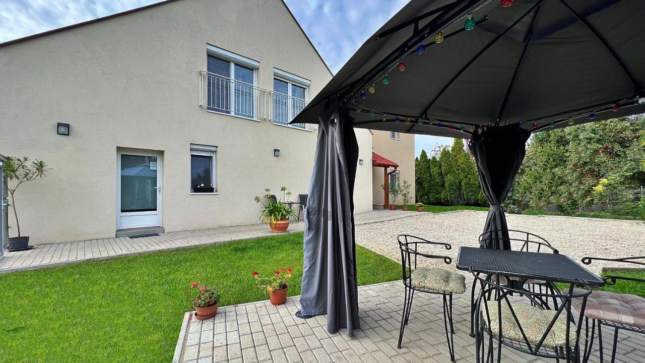 B&B Győr - Gardencity Apartmanház - Bed and Breakfast Győr