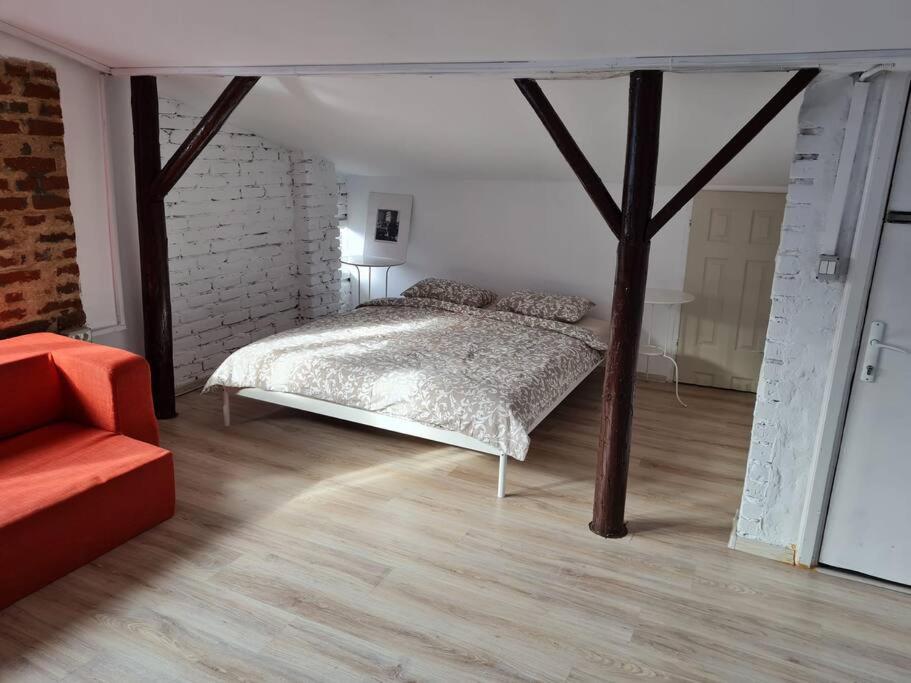 The attic of the painter Eugen Gâscă - B&B Bucharest