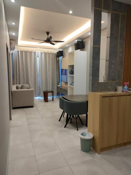 B&B Sandakan - Homestay Sandakan Kondominium01 - Bed and Breakfast Sandakan