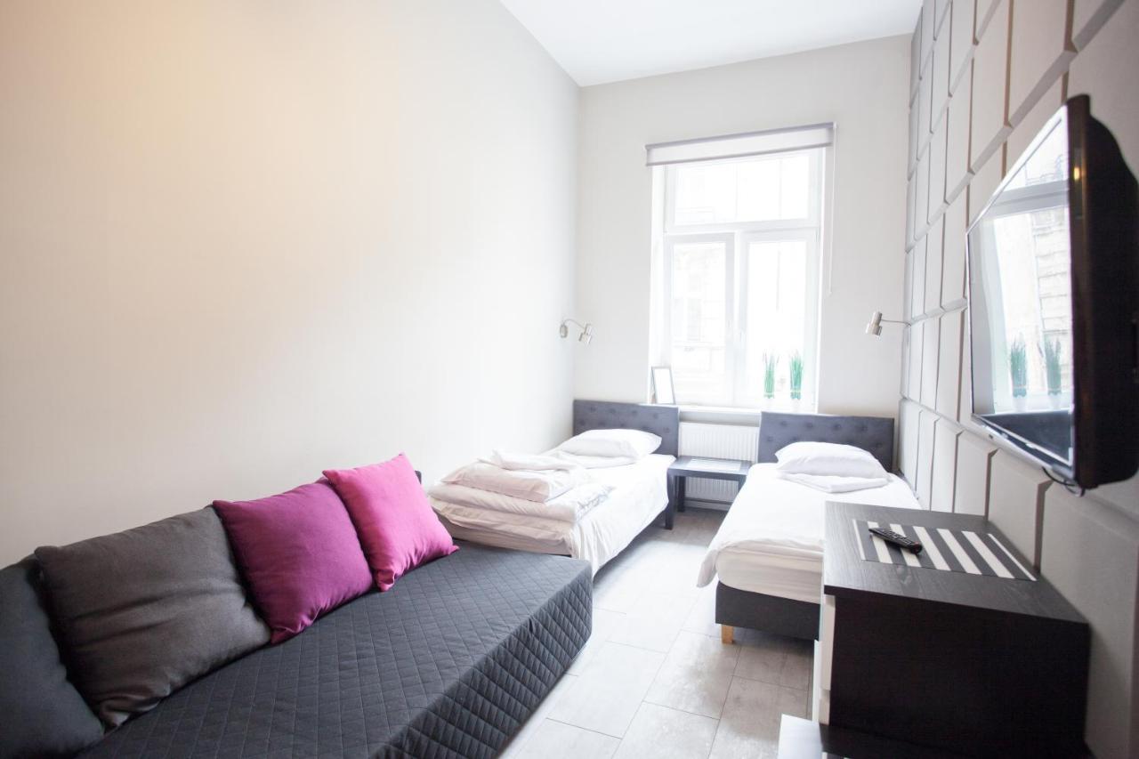 Studio (1-3 Adults)