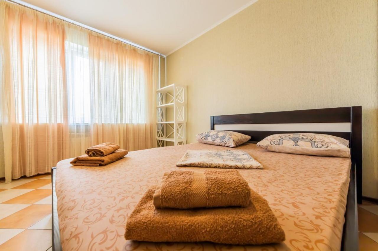 Апартаменти 3-кімнатні, поруч з м. Печерська - B&B Kyiv