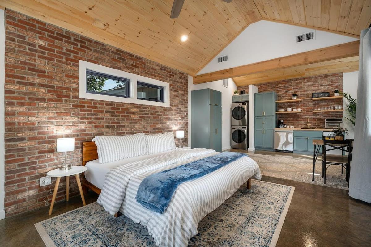 Petit Paradis Studio with hot tub - B&B Fredericksburg