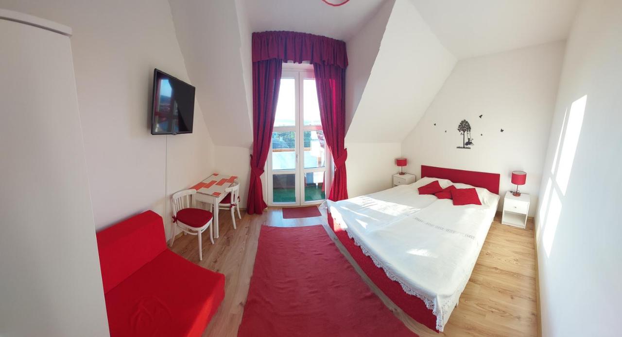 Familiekamer met Uitzicht op de Bergen
