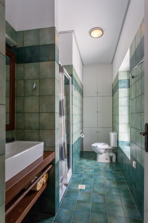 Two-Bedroom Apartment (5 Adults)