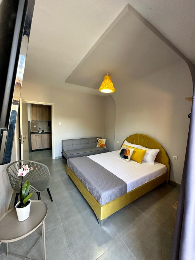 One-Bedroom Apartment with Balcony
