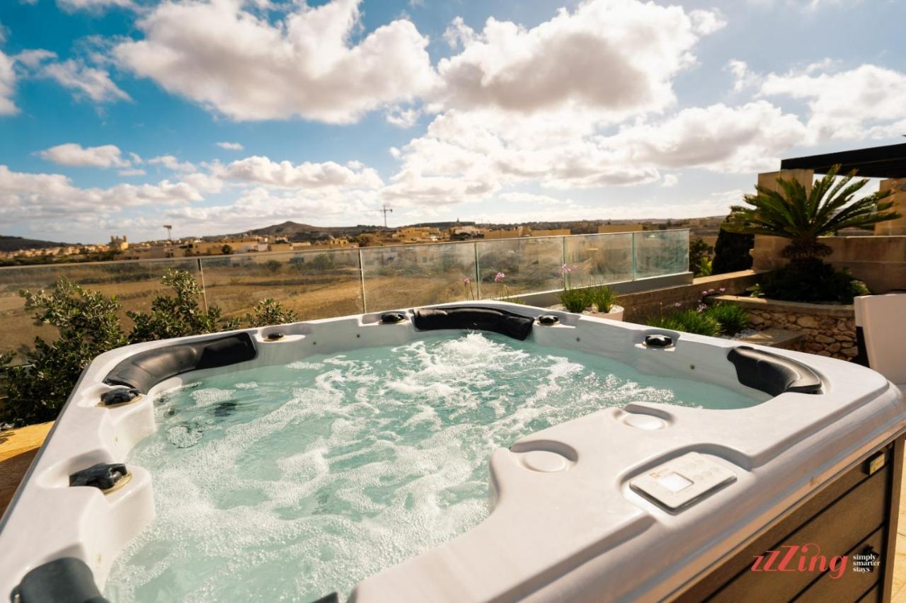 B&B Għarb - Penthouse with Rooftop Jacuzzi, Stunning Views - Bed and Breakfast Għarb