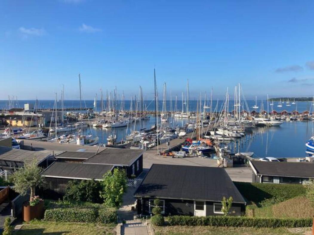 Charming holiday home on the harbour (5 persons) - B&B