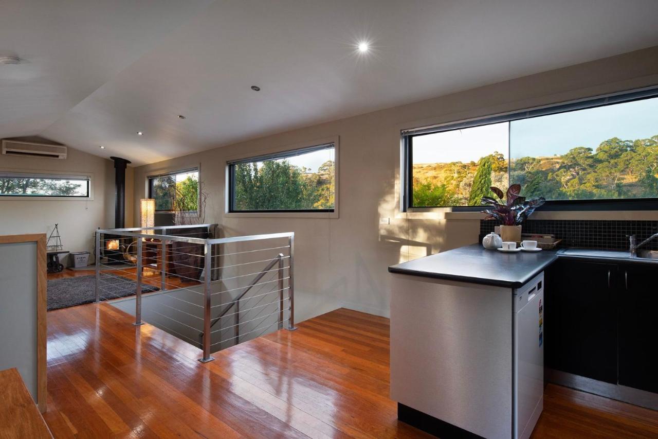Alofi- stunning views and a private cinema room! - B&B