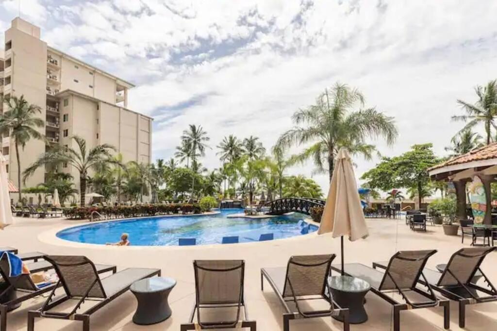 Seaview Oasis 1-BR Suite in Croc's casino resort - Chambres d’hôtes Jacó