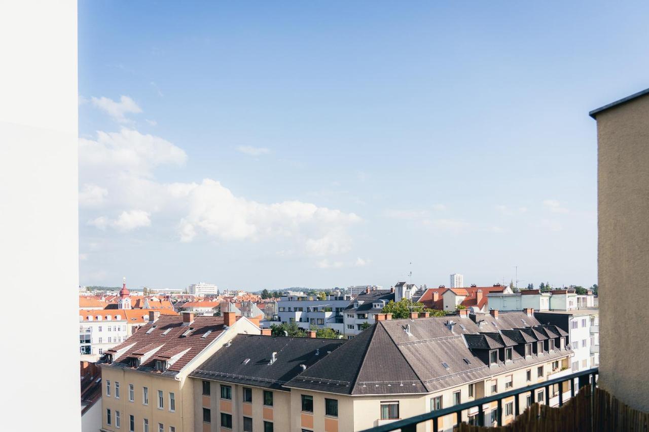 TAMLiving Graz Zentrum Balkon Küche Smart TV Ausblick - B&B Graz