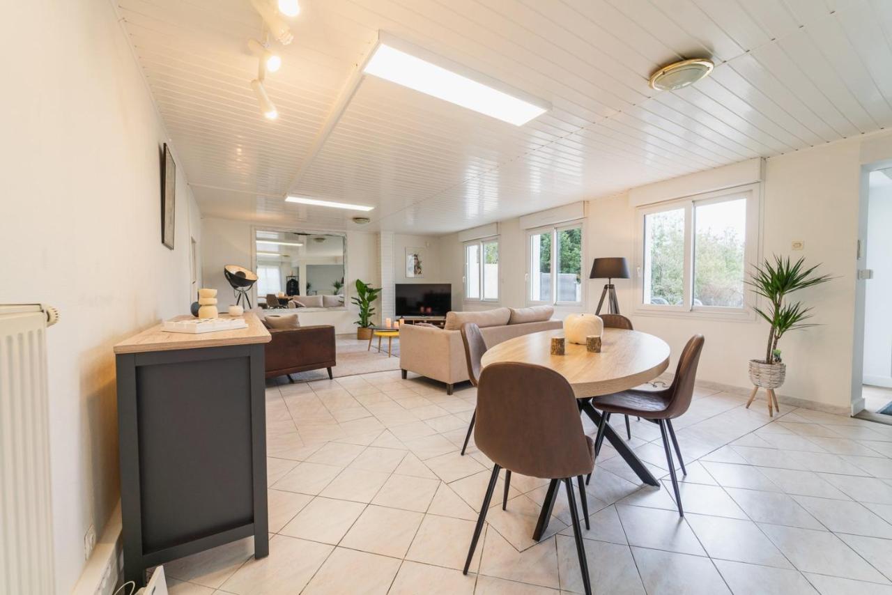 Le Gué Sourdeau: 150m² 5 min from Futuroscope - B&B
