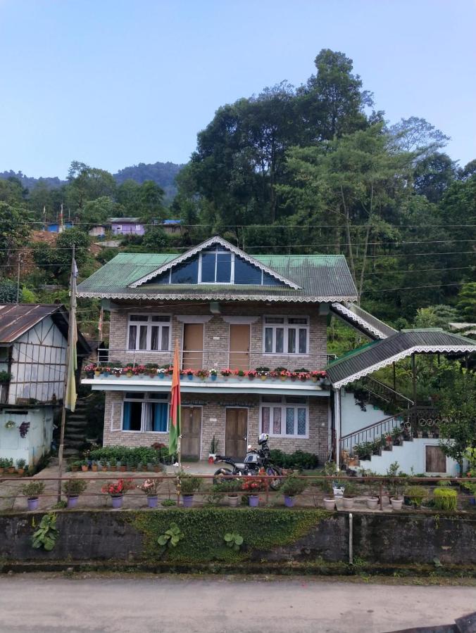 B&B Pelling - Coral Homestay - Bed and Breakfast Pelling