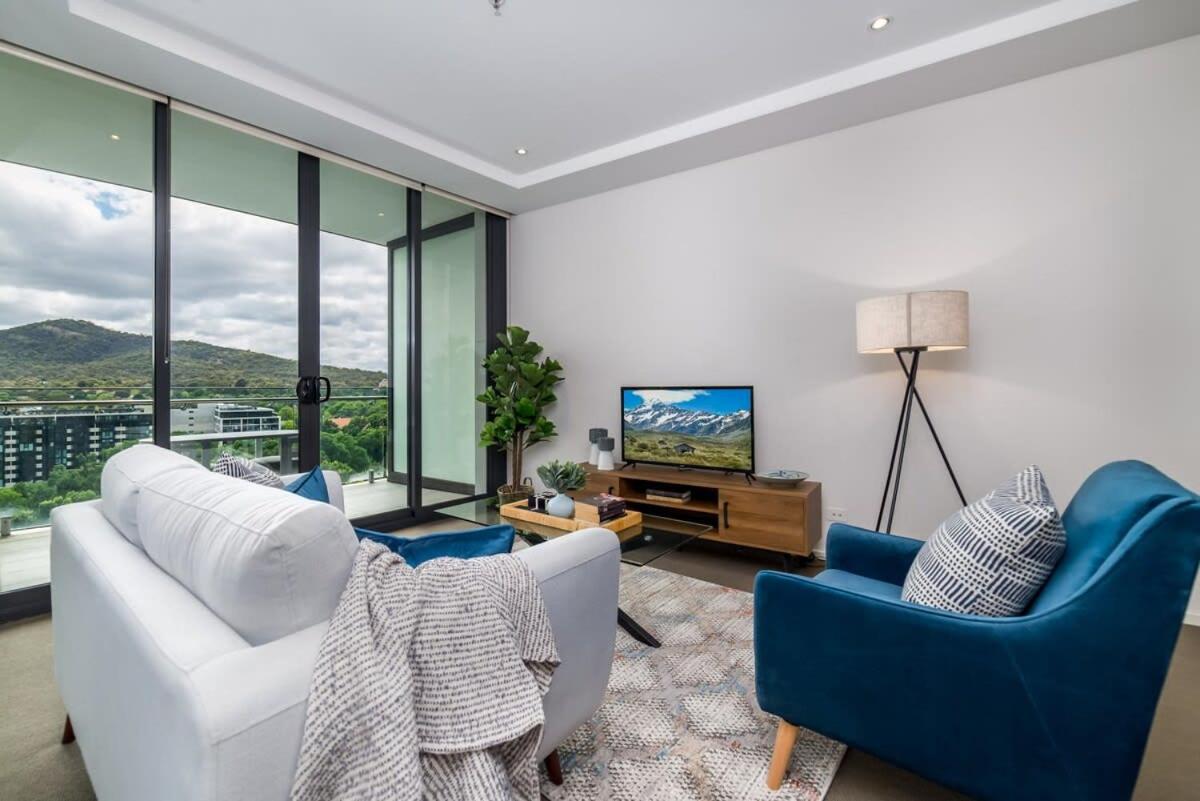 B&B Canberra - Executive Balcony Apartment in Central Canberra - Bed and Breakfast Canberra