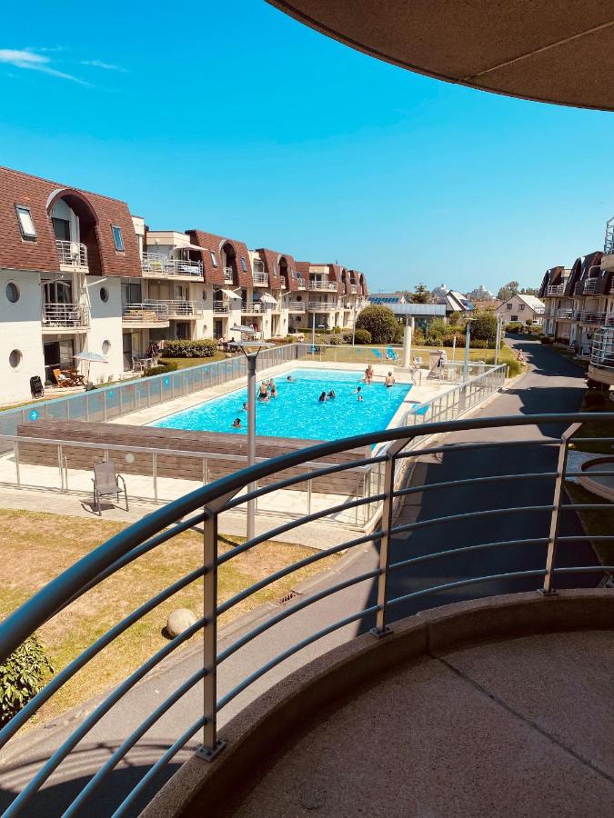 Apartment Sea heated Pool with Parking - Promenade Cannes Bredene - Chambres d’hôtes