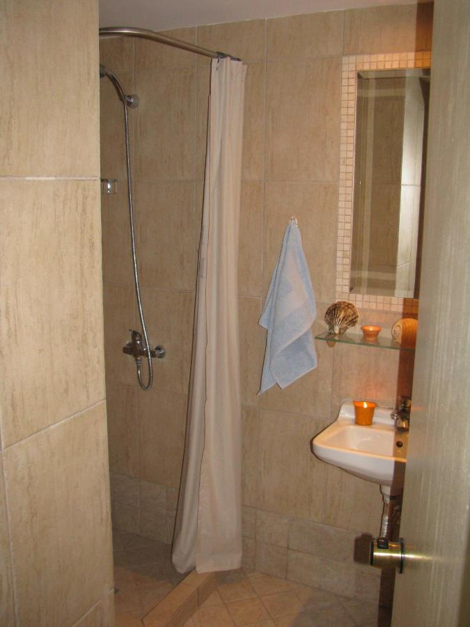 Villa Kokkinos - Bed and Breakfast