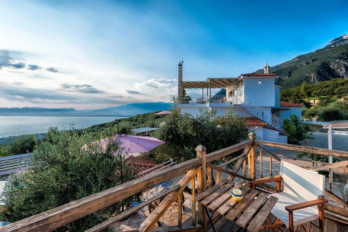 Villa Needa's - Home Love Retreat by the Pool - B&B