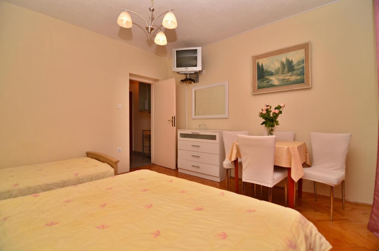 One-Bedroom Apartment with Balcony