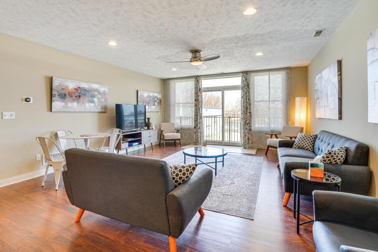 Downtown St Joseph Condo with Balcony and Harbor View - B&B