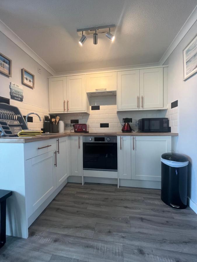 B&B Great Yarmouth - 246, Belle Aire, Hemsby - Beautifully presented two bed chalet, sleeps 5, pet friendly, close to beach! - Bed and Breakfast Great Yarmouth
